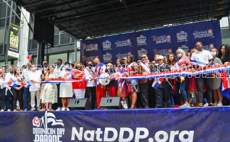 潮流运动装备：从头到脚的时尚碰撞